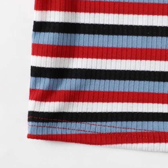 New sort sleeve, striped cropped top. Size small. - Picture 5 of 11